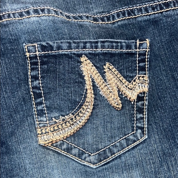 Maurices Women's Blue Jeans - Picture 6 of 7